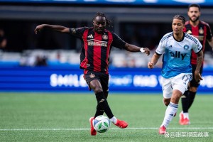 皇冠体育-亚特兰大训练开放日，加时末段强势反弹引欢呼，NBA总决赛在即，更衣室氛围转暖(NBA2023圣诞大战)